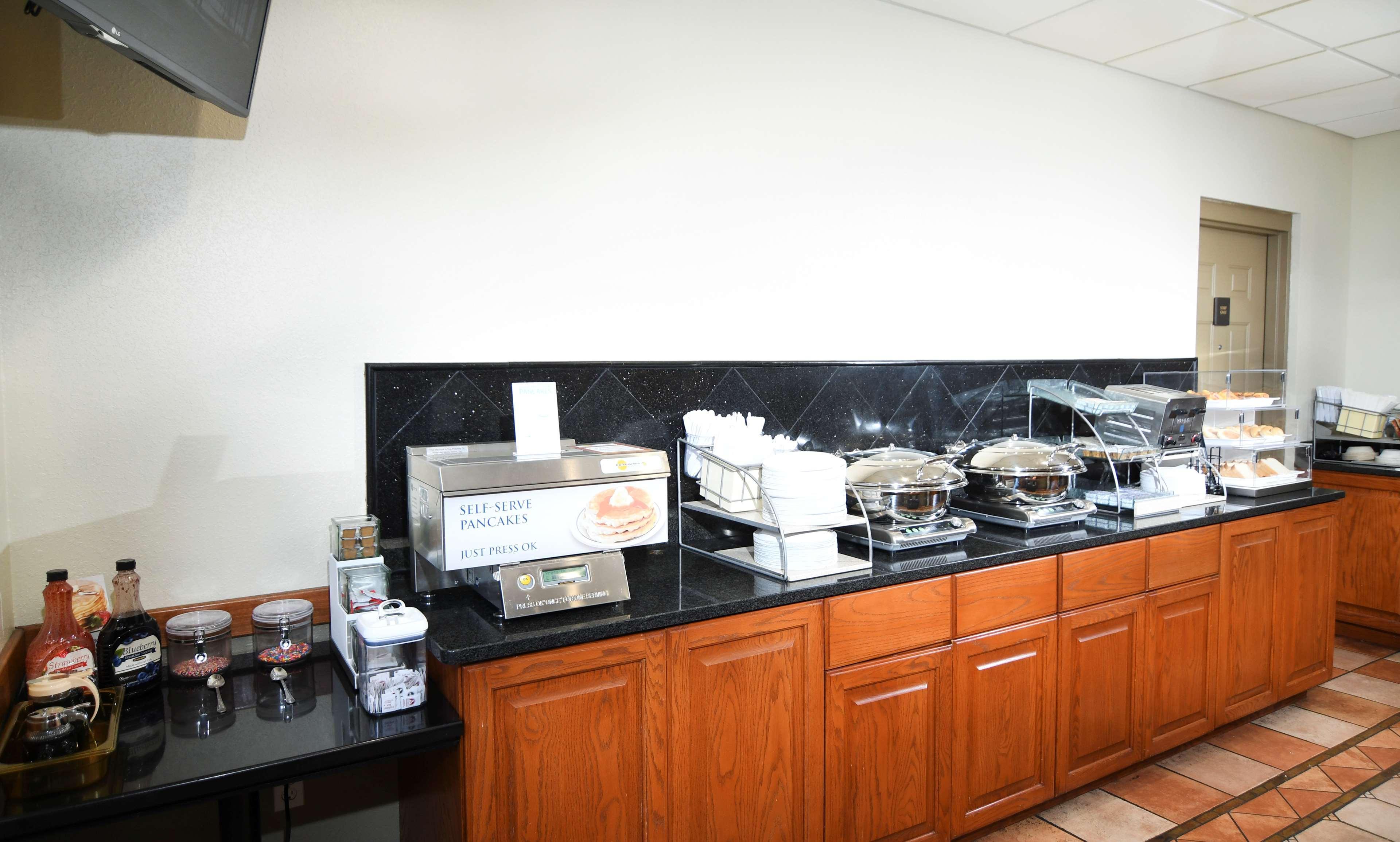 Best Western Plus Sandusky Hotel & Suites Bagian luar foto