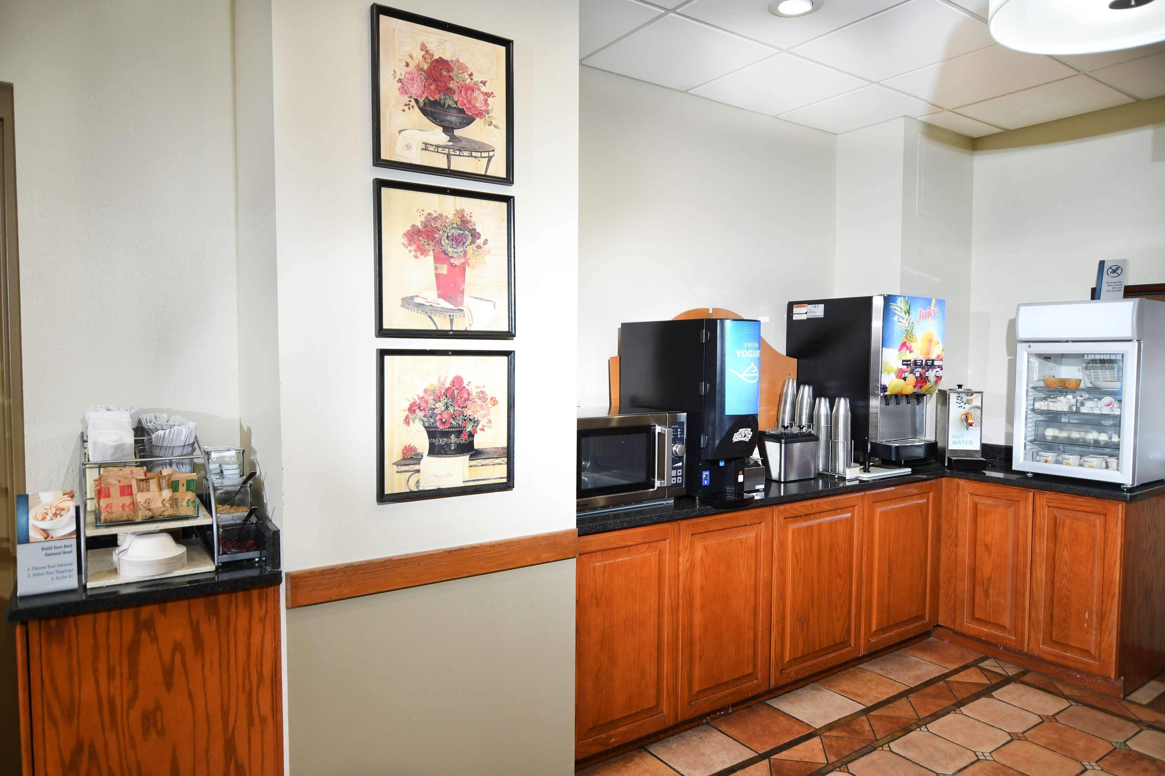 Best Western Plus Sandusky Hotel & Suites Bagian luar foto