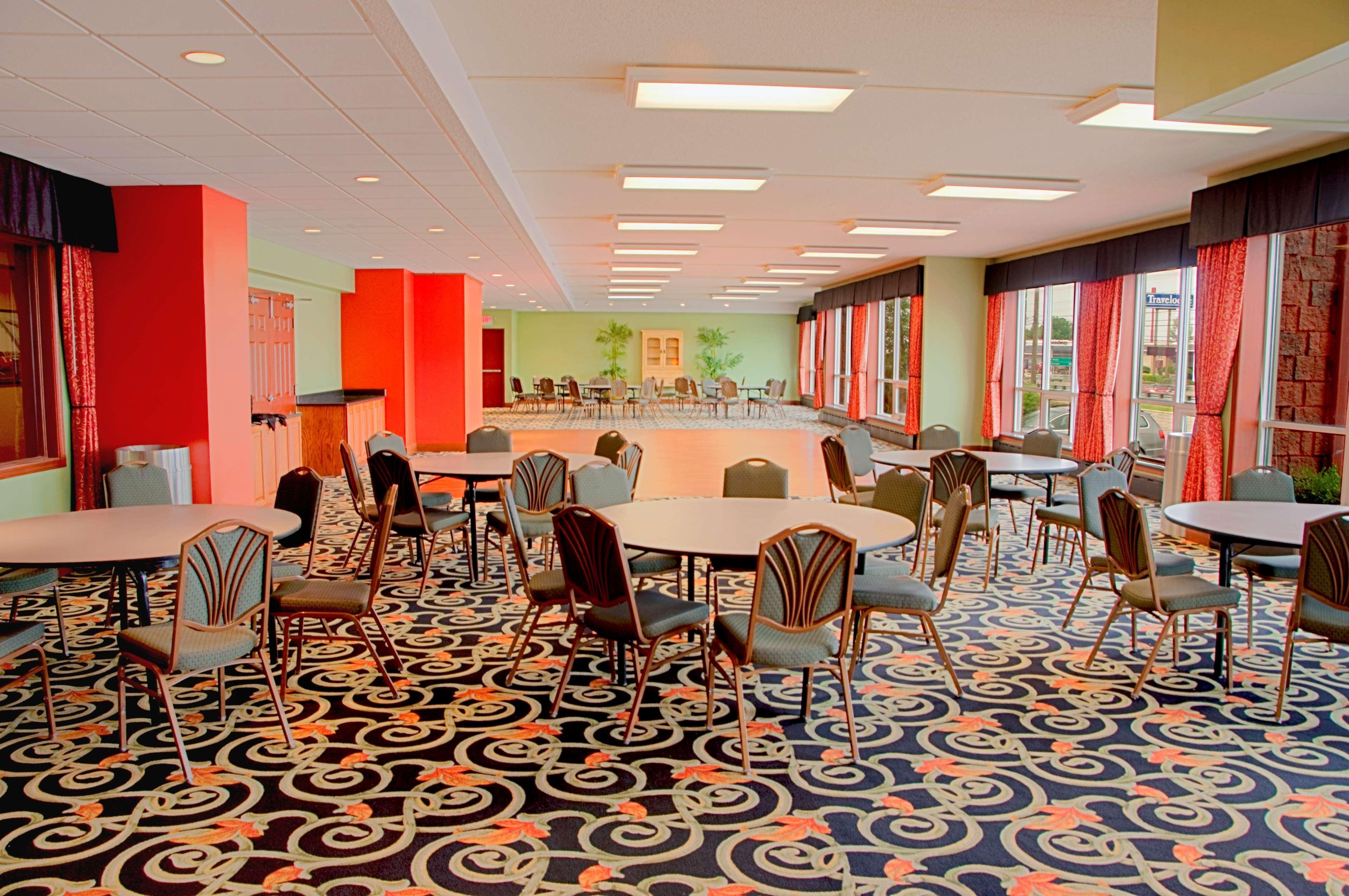 Best Western Plus Sandusky Hotel & Suites Bagian luar foto