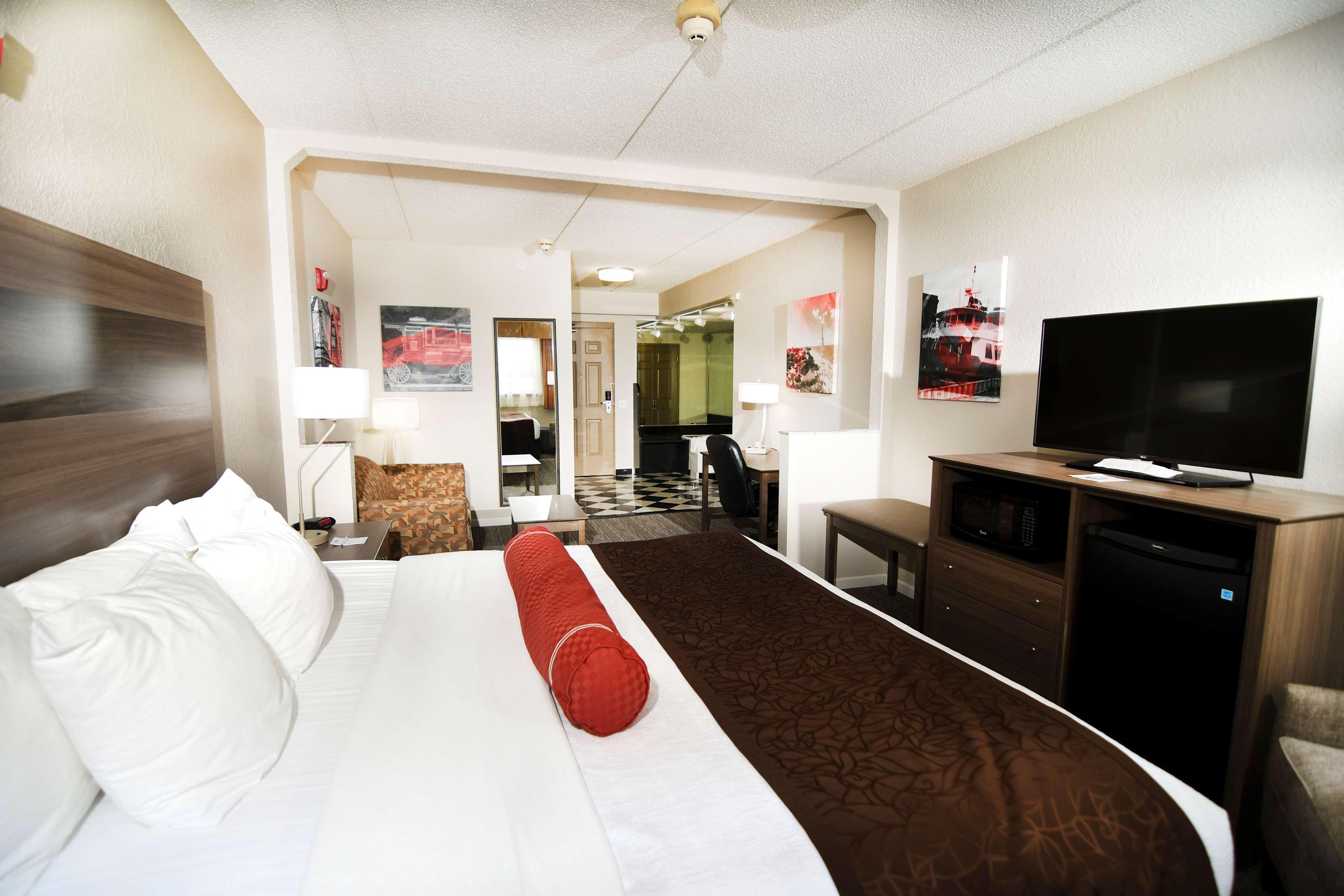 Best Western Plus Sandusky Hotel & Suites Bagian luar foto